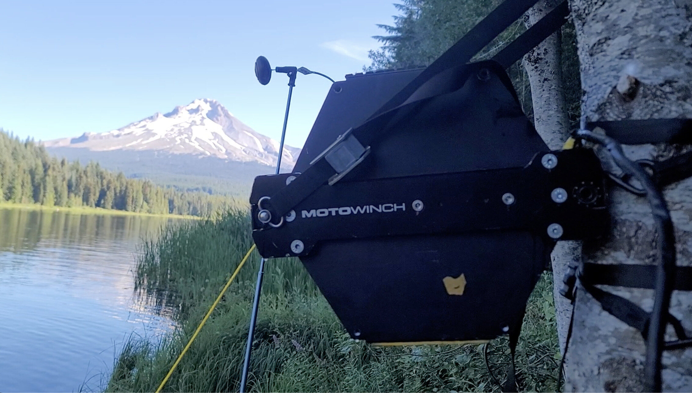Motowinch at the lake with speciality tree straps